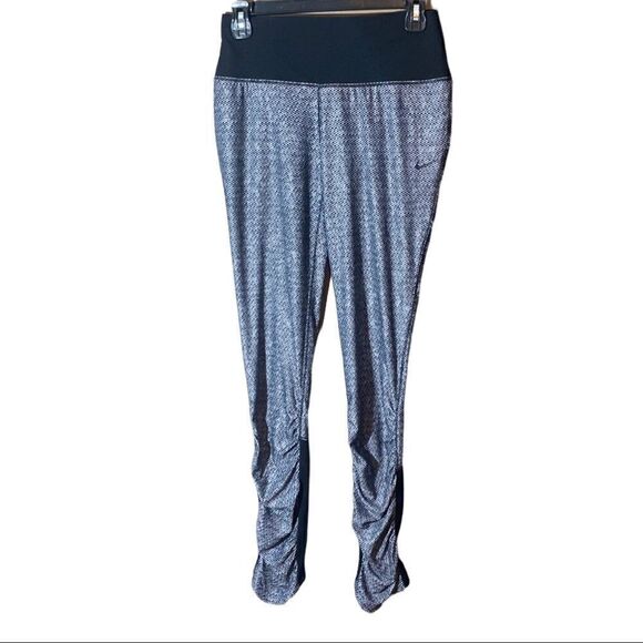 Nike Athletic Workout Dri Fit Leggings Mermaid Fish Scale Printed Size XL - Picture 1 of 10